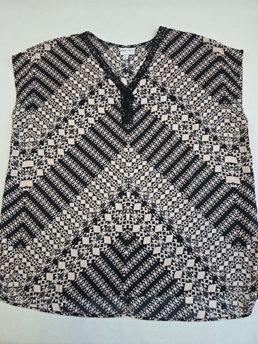 Ava & Viv Womens 4X Plus Size Black & Pink Geometric Print Sleeveless Top